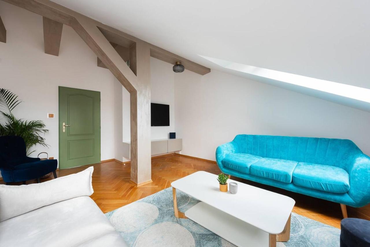 Apartmán Huge 5 Bedrooms Near Castle Praha